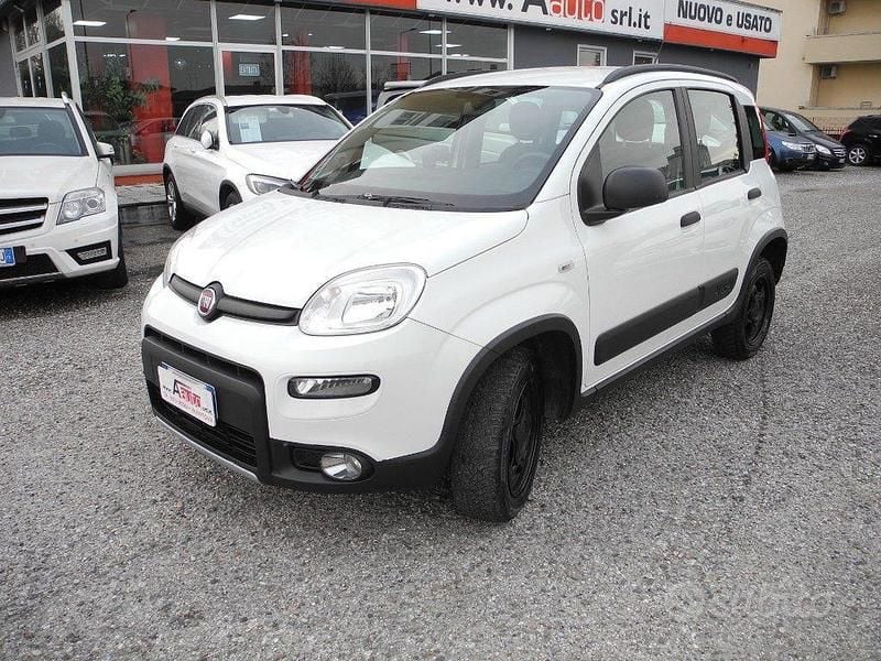 Usata Fiat Panda 4x4 S 95 CV (69 kW) 2018 Bianco Utilitaria