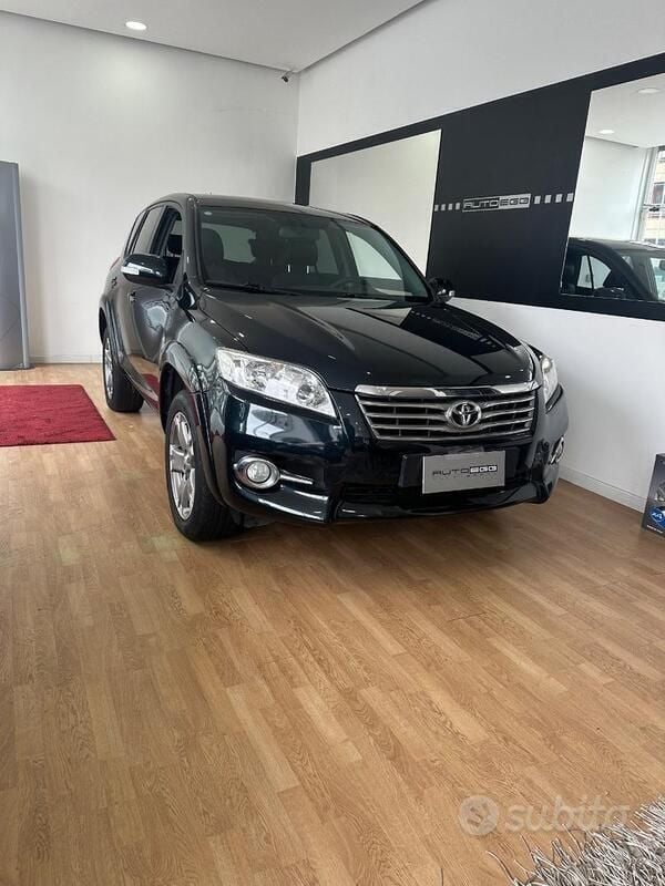 Usata Toyota RAV4 150 CV (110 kW) 2011 Nero SUV