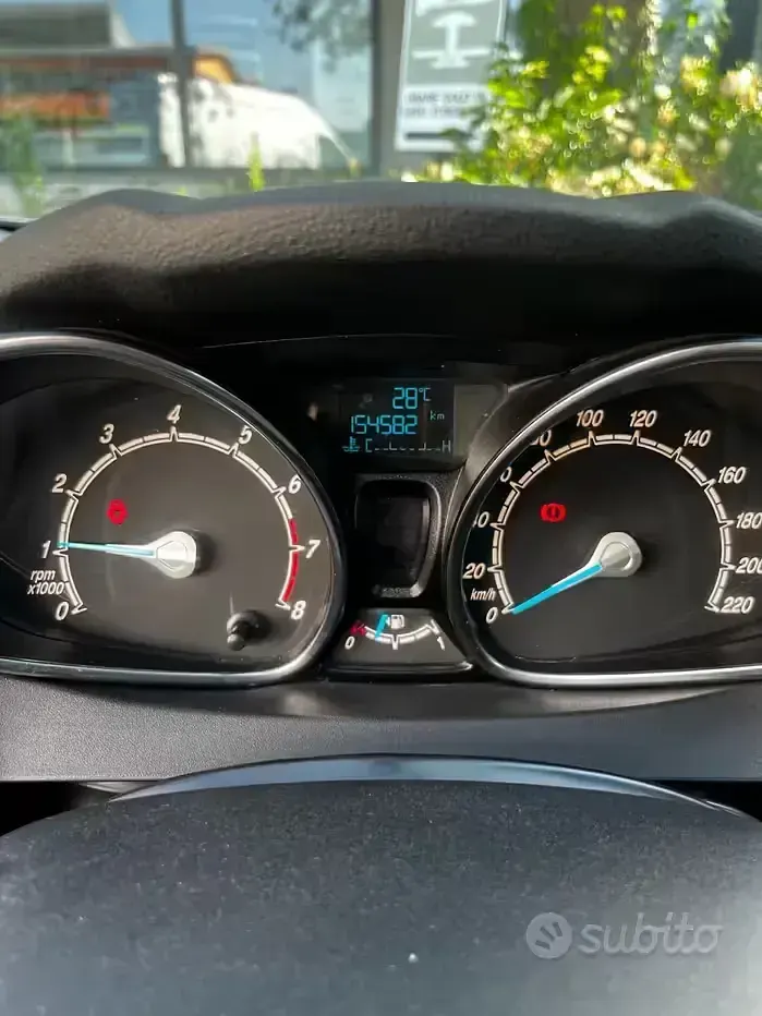 Usata Ford Fiesta 60 CV (44 kW) 2014 Bianco Utilitaria