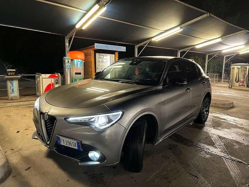 Usata Alfa Romeo Stelvio 209 CV (153 kW) 2020 Argento SUV