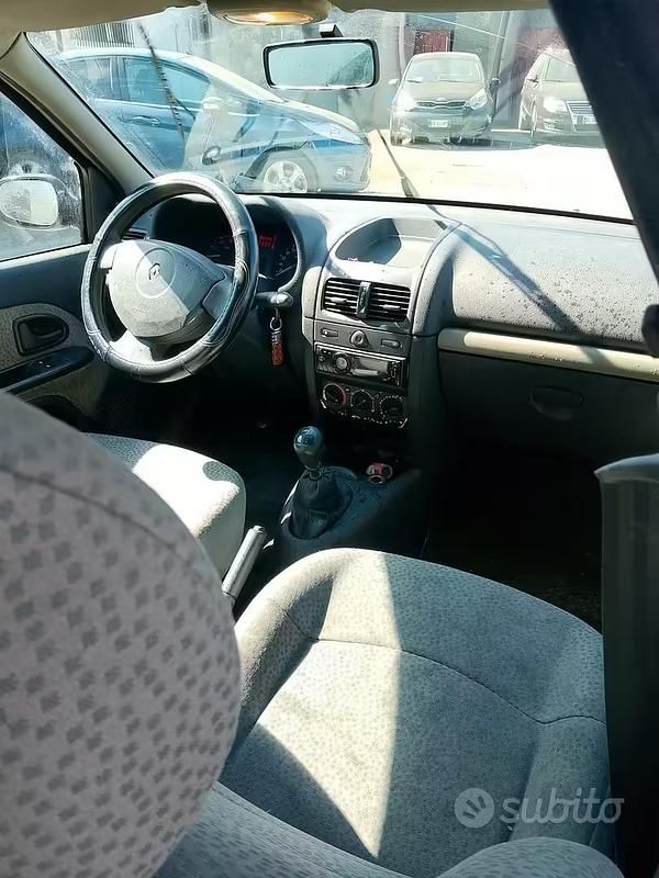 Usata Renault Clio II 2005 Grigio Berlina