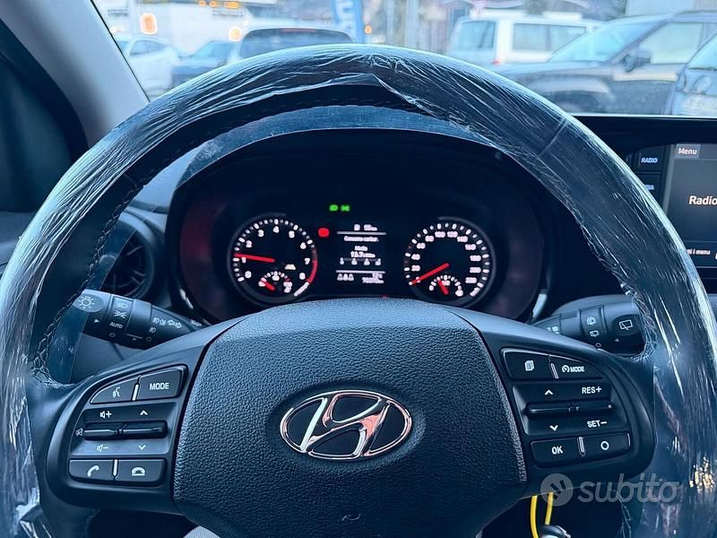 Usata Hyundai i10 67 CV (49 kW) 2023 Blu Utilitaria