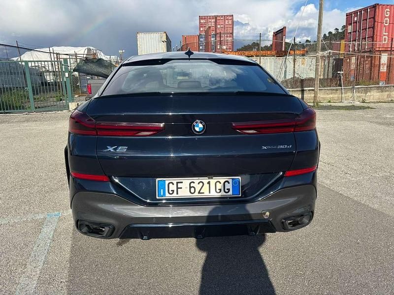 Usata BMW X6 M Sport 286 CV (210 kW) 2021 Blu/azzurro SUV
