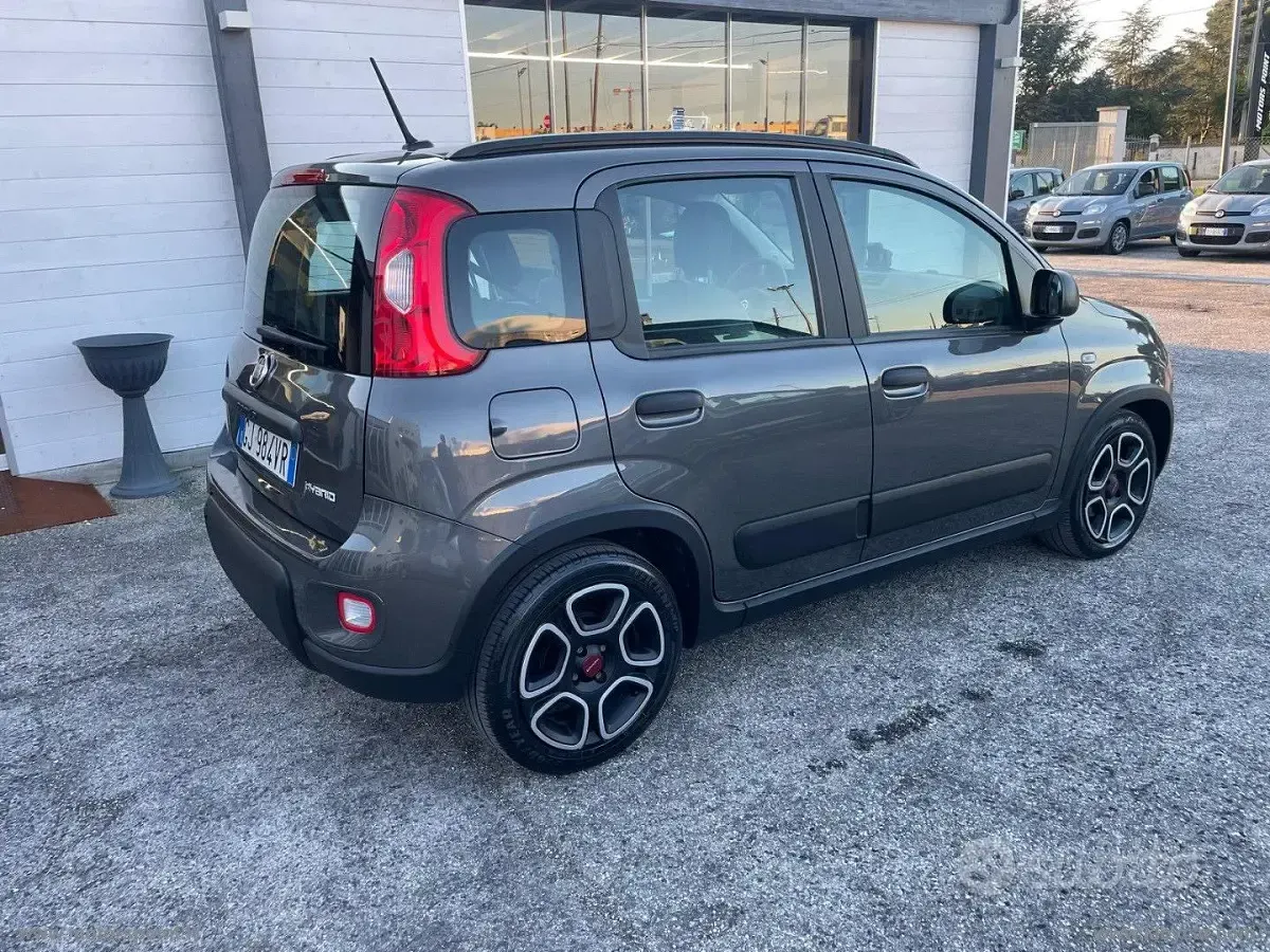 Käytetty Fiat Panda S 70 HP (51 kW) 2022 Viistoperä