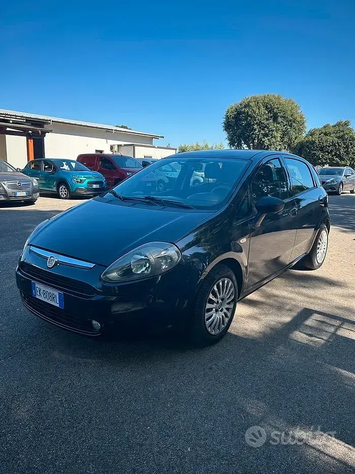 Usata Fiat Grande Punto 75 CV (55 kW) 2011 Nero Utilitaria