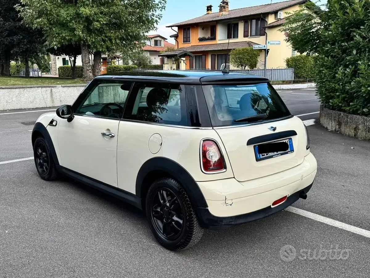 Usata Mini Cooper 122 CV (89 kW) 2010 Bianco Utilitaria
