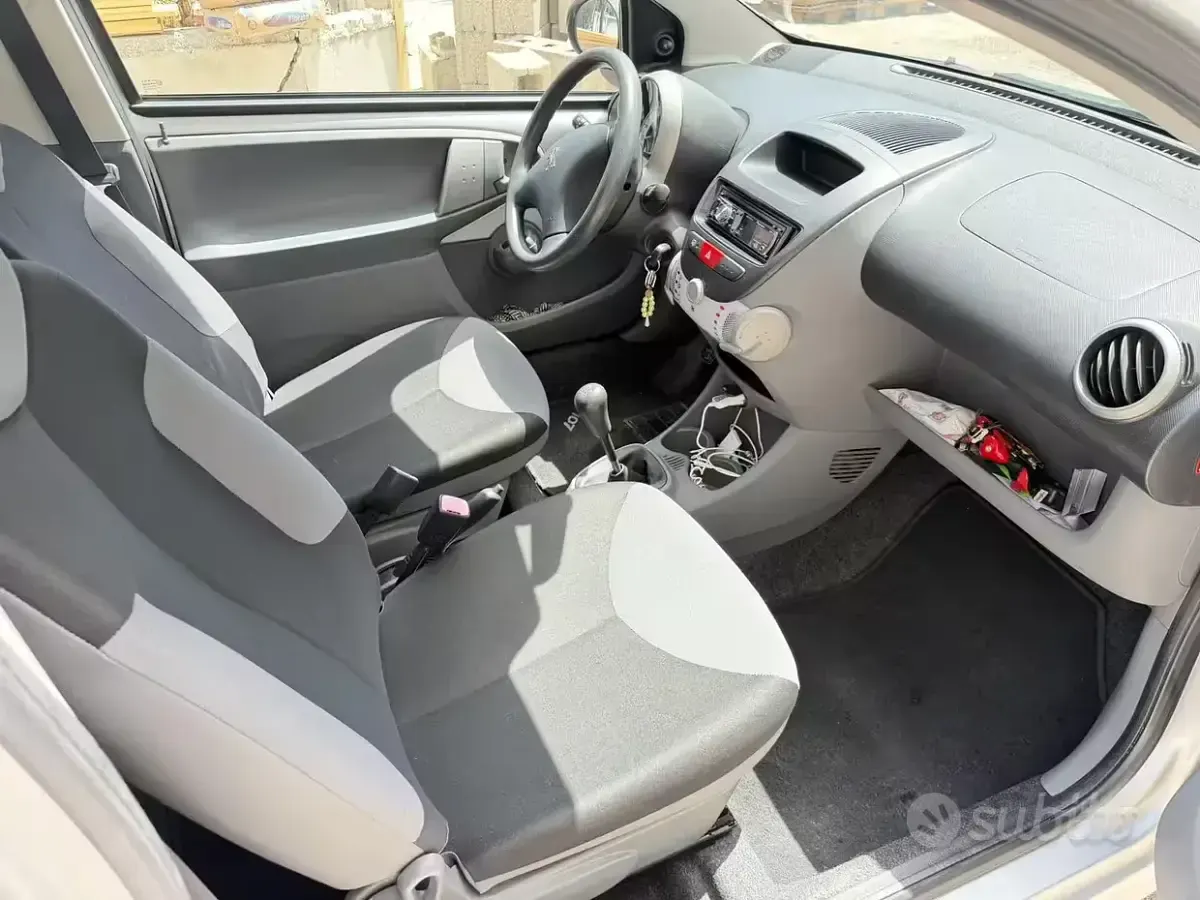 Usata Peugeot 107 68 CV (50 kW) 2010 Utilitaria