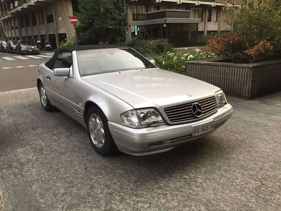 Usata Mercedes SL320 231 CV (169 kW) 1997 Argento Cabrio