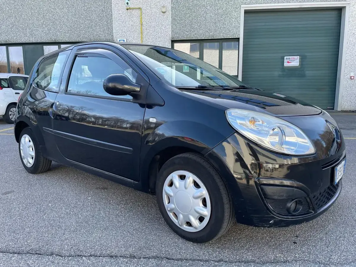 Usado Renault Twingo Dynamique 76 CV (55 kW) 2008 Negro Utilitario
