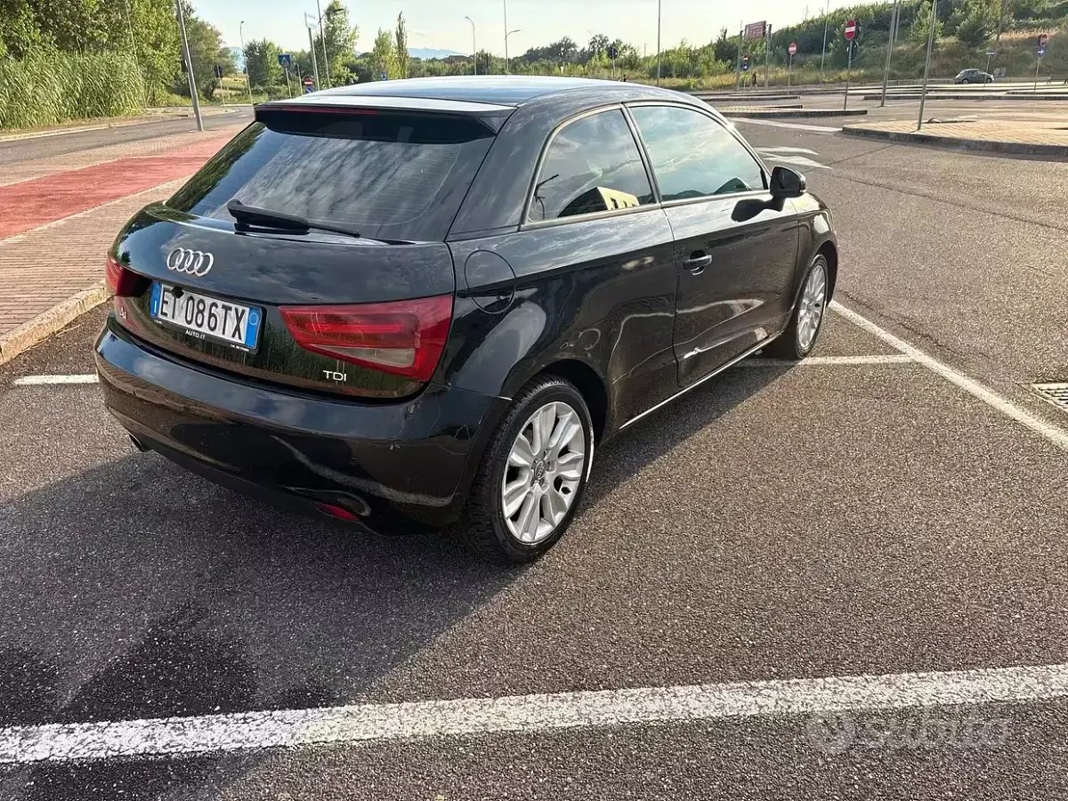 Usata Audi A1 105 CV (77 kW) 2014 Nero Utilitaria