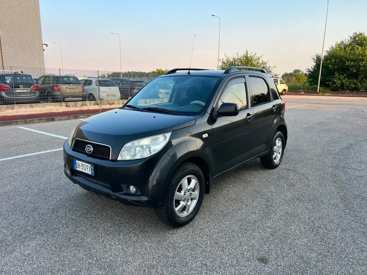 Usata Daihatsu Terios 85 CV (62 kW) 2007 Nero SUV