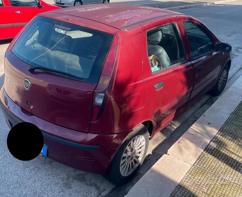 Usata Fiat Punto Classica 77 CV (56 kW) 2009 Rosso Utilitaria