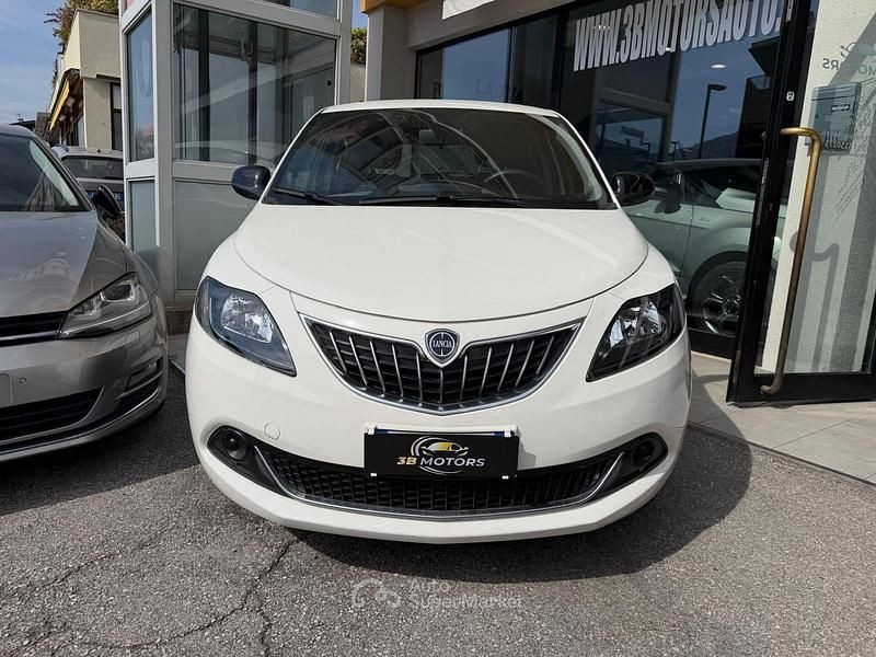 Gebraucht Lancia Ypsilon S 69 PS (50 kW) 2023 Weiß Kleinwagen