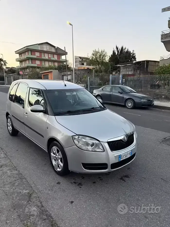 Occasion Skoda Roomster 80 ch (58 kW) 2007 Gris Monospace