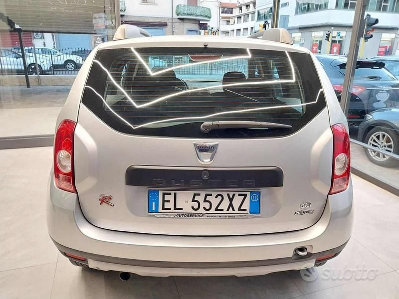 Usata Dacia Duster Lauréate 110 CV (80 kW) 2012 Grigio SUV