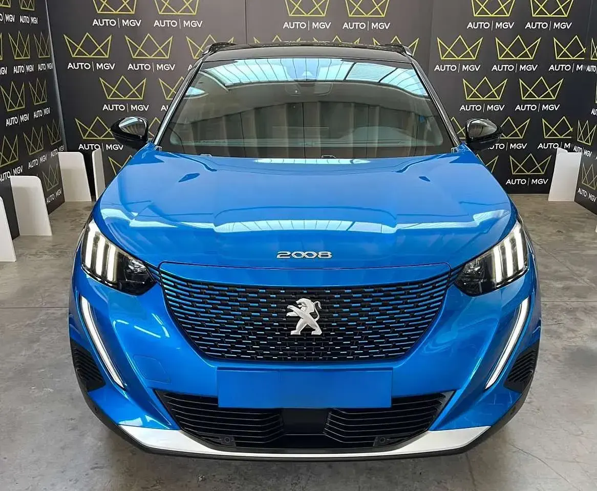 Usata Peugeot e-2008 GT 100 kW (136 CV) 2023 Blu/azzurro SUV