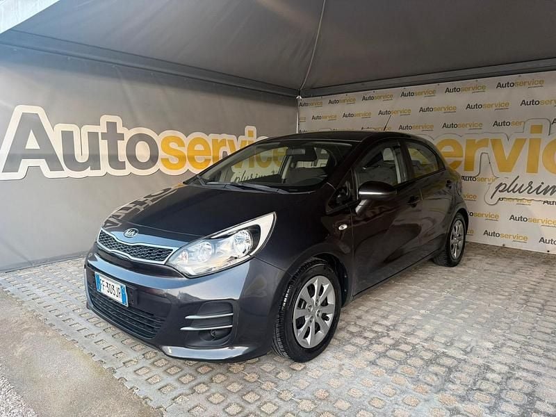 Usata Kia Rio 84 CV (61 kW) 2016 Grigio Utilitaria