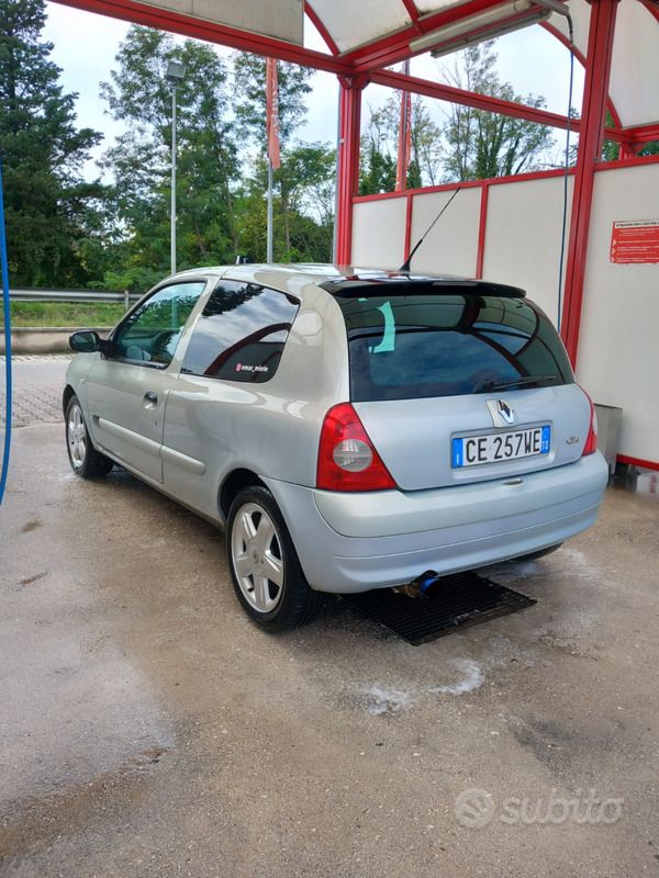 Usata Renault Clio II 98 CV (72 kW) 2003 Grigio Utilitaria