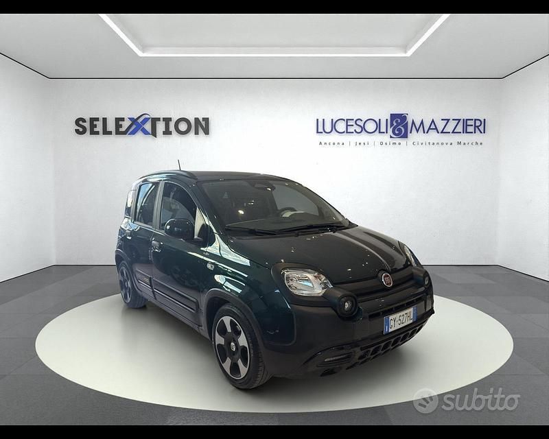 Usata Fiat Panda Cross Cross 69 CV (50 kW) 2025 Verde Utilitaria