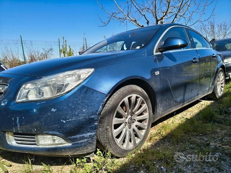 Usata Opel Insignia Cosmo 160 CV (117 kW) 2011 Blu/azzurro Berlina