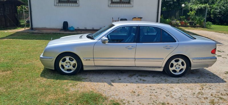 Grigio Usata 1999 Mercedes E200 Avantgarde Tre volumi | 7800 € (Molto cara) - Immagine 1/4