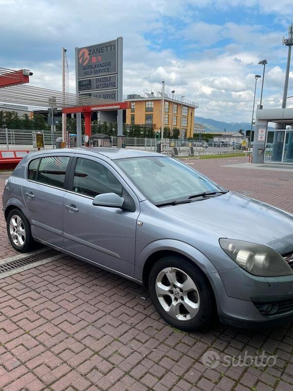 Usato 2006 Opel Astra 1.9 Diesel 120 CV (2.200 €)