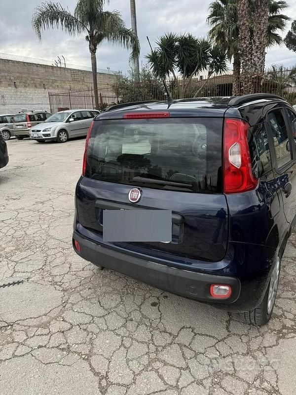 Usata Fiat Panda Lounge 69 CV (50 kW) 2020 Blu Utilitaria