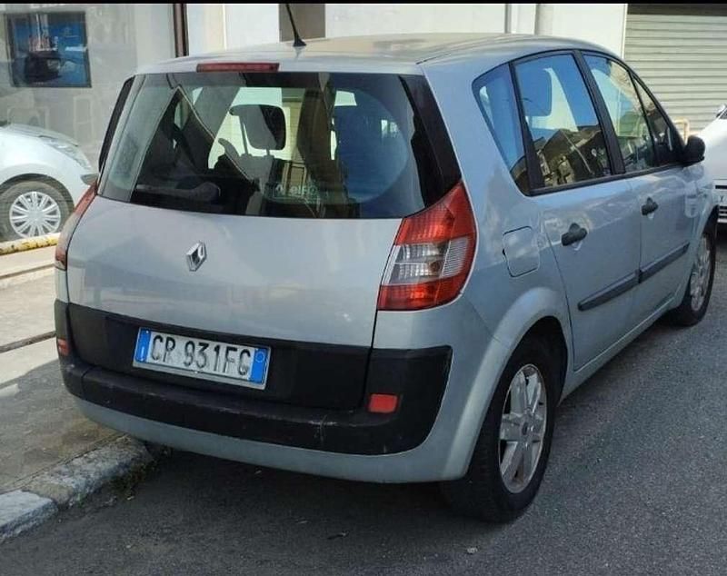 Usata Renault Scénic Dynamique 102 CV (75 kW) 2002 Monovolume
