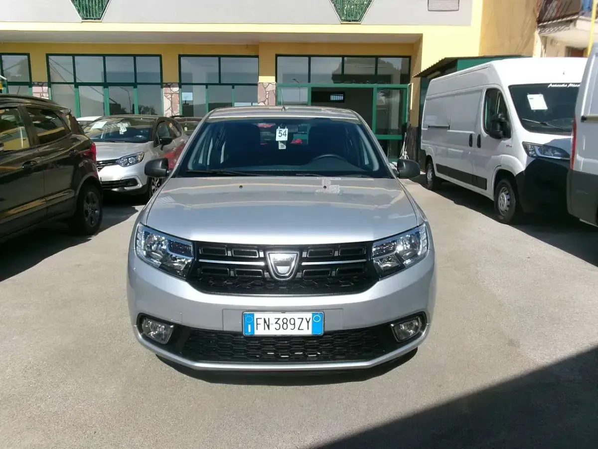 Usata Dacia Sandero Comfort 73 CV (53 kW) 2018 Argento Berlina