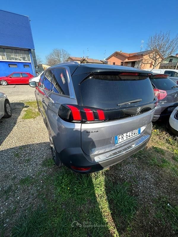 Usata Peugeot 5008 Allure 131 CV (96 kW) 2018 Rosso SUV