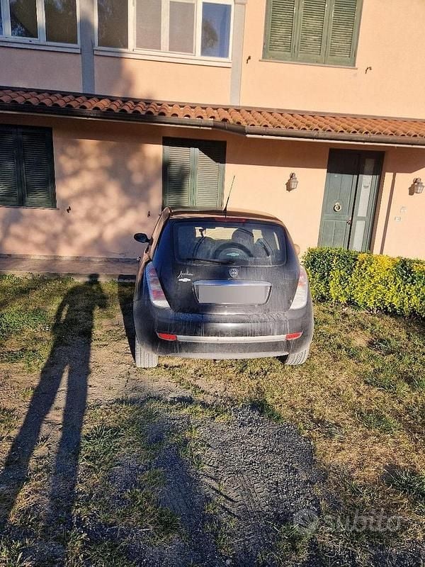 Usata Lancia Ypsilon 60 CV (44 kW) 2008 Nero Utilitaria
