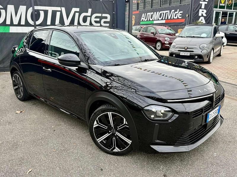 Usata Lancia Ypsilon 101 CV (74 kW) 2024 Nero Utilitaria