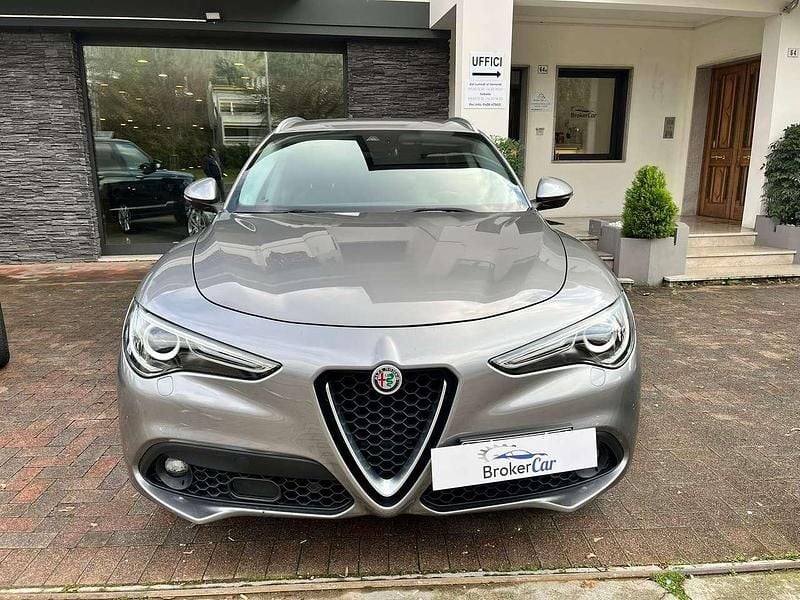 Usata Alfa Romeo Stelvio 209 CV (153 kW) 2017 Grigio SUV