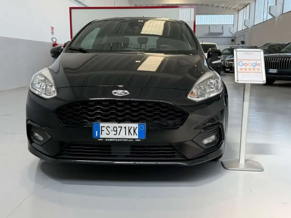 Usata Ford Fiesta ST-Line 86 CV (63 kW) 2018 Nero Utilitaria