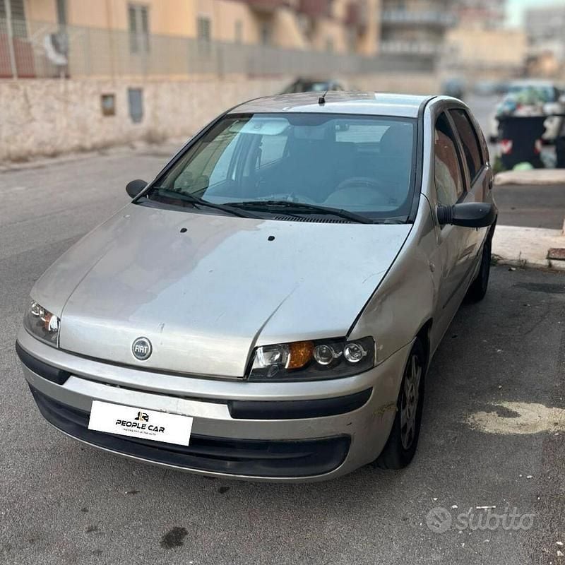 Usata Fiat Punto 60 CV (44 kW) 2002 Grigio Utilitaria