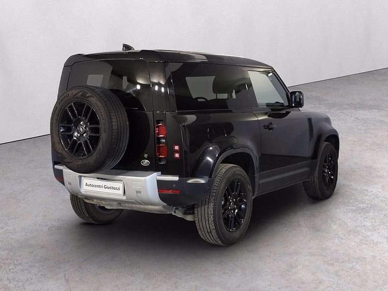Käytetty Land Rover Defender SE Dynamic 200 HP (147 kW) 2023 Harmaa Katumaasturi