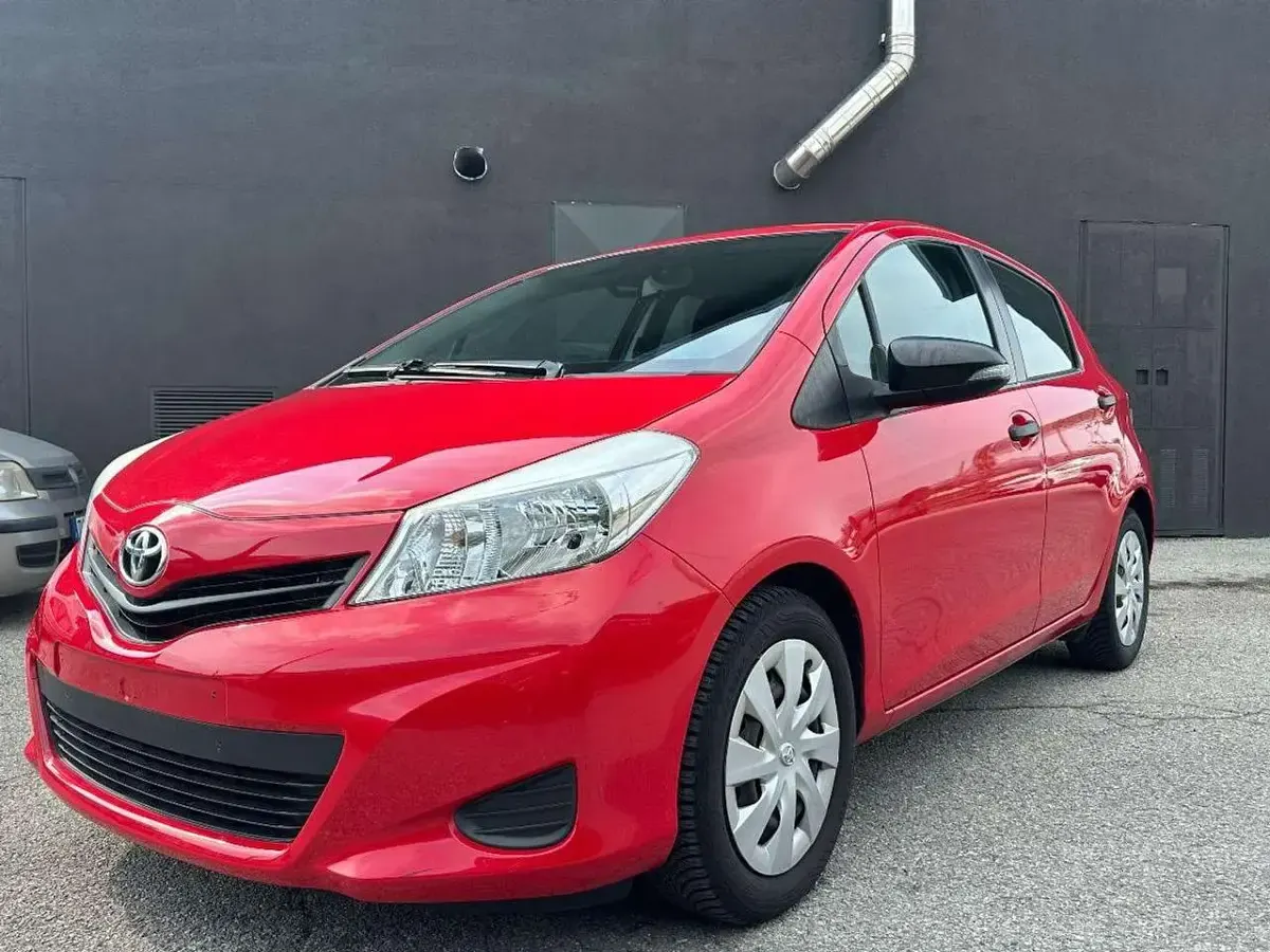 Occasion Toyota Yaris Lounge 69 ch (50 kW) 2012 Rouge Citadine