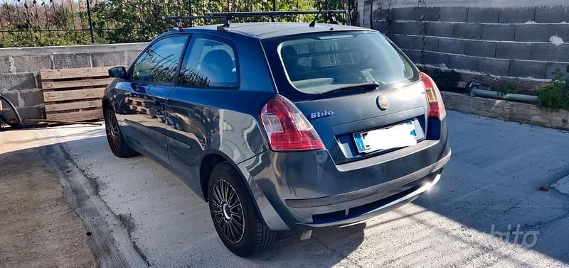 Usata Fiat Stilo 101 CV (74 kW) 2005 Grigio Utilitaria