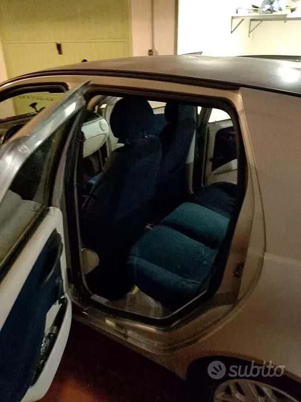 Usata Fiat Punto 2004 Grigio Utilitaria