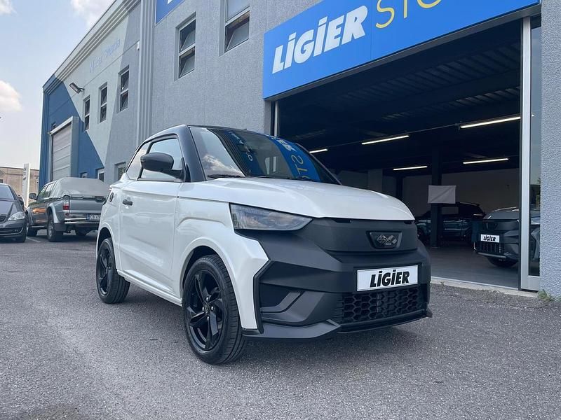 Blu Nuova 2025 Ligier JS50 Due volumi | 19.990 € (Molto cara) - Immagine 1/4