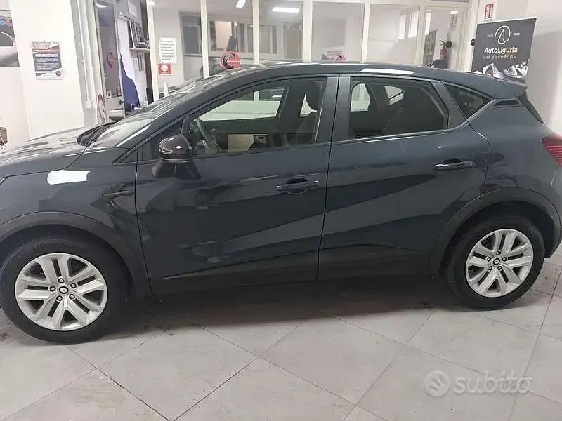 Usata Renault Captur Equilibre 100 CV (73 kW) 2021 Grigio SUV