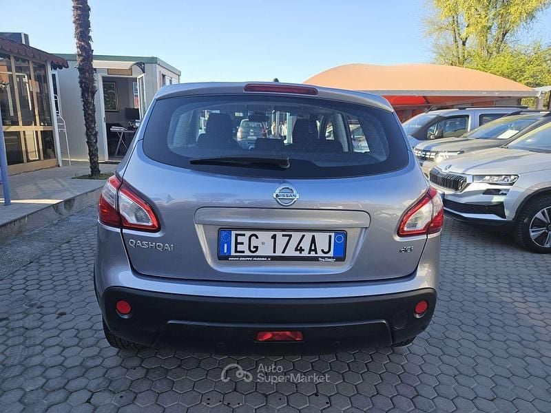 Usata Nissan Qashqai N-TEC 150 CV (110 kW) 2011 Grigio SUV