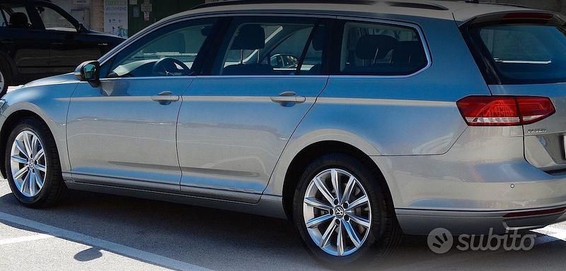 Usata VW Passat Business 150 CV (110 kW) 2016 Grigio Station wagon