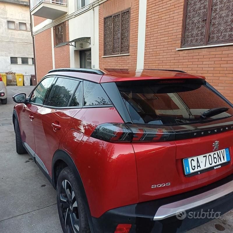 Begagnad Peugeot 2008 102 HK (75 kW) 2020 Röd SUV
