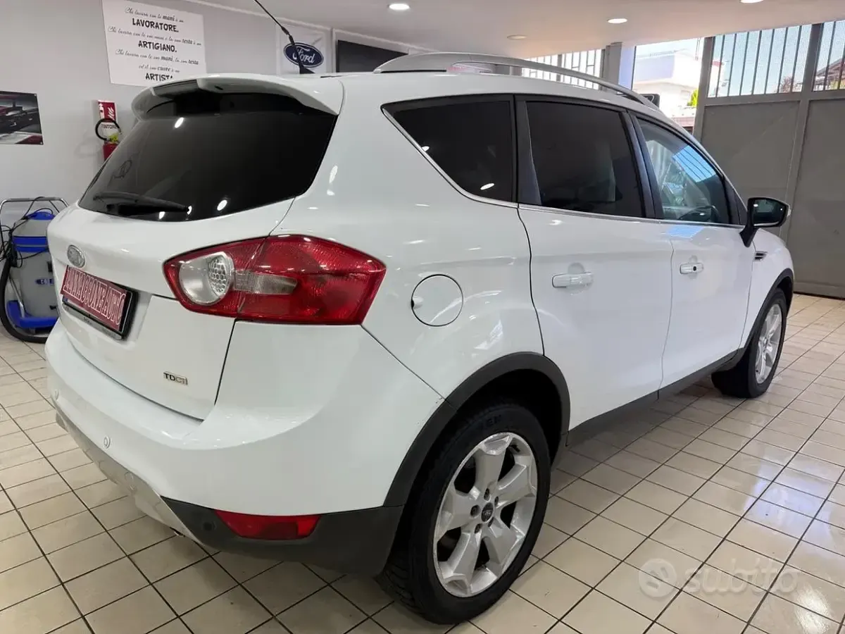 Usado Ford Kuga Titanium 163 CV (119 kW) 2010 Blanco SUV