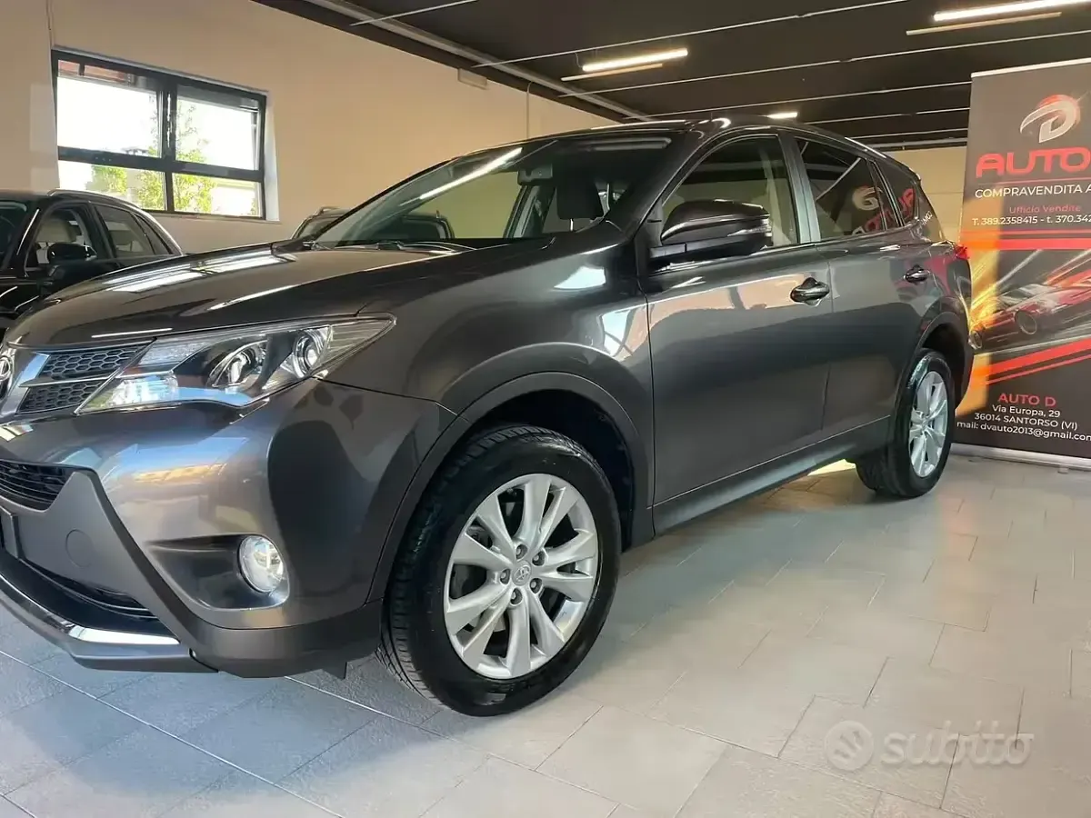 Usata Toyota RAV4 150 CV (110 kW) 2013 Grigio SUV