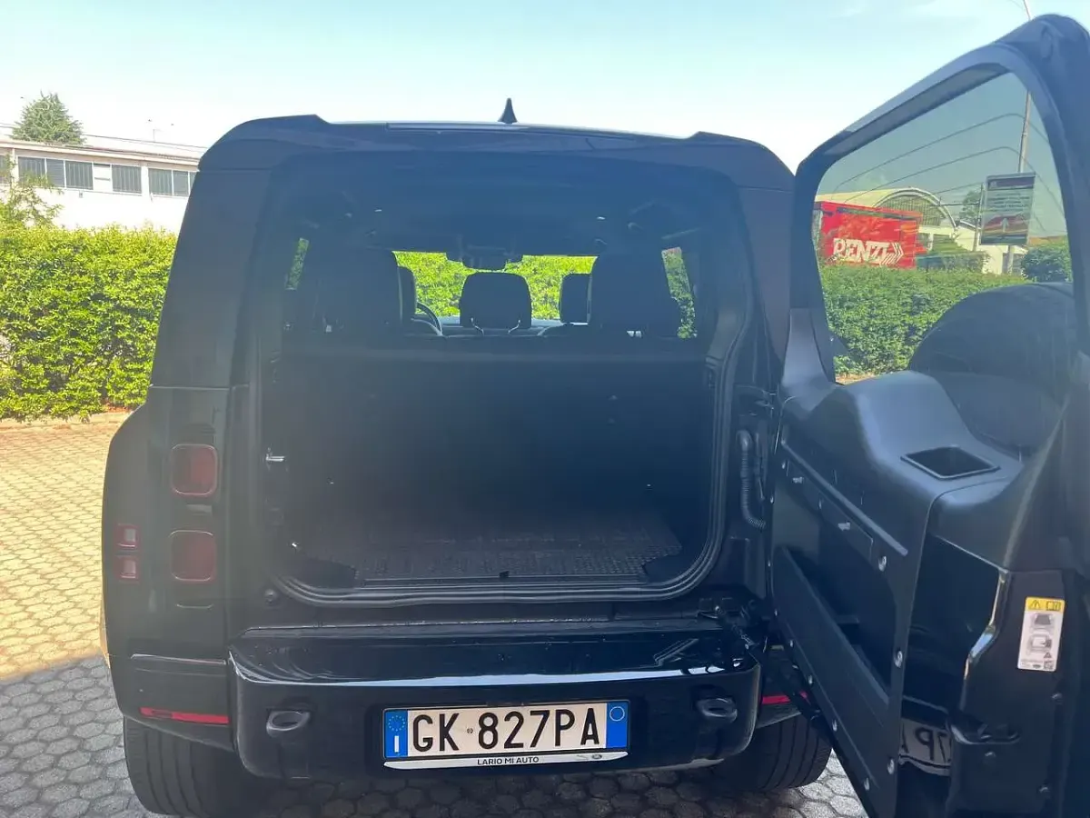 Usata Land Rover Defender HSE Dynamic 249 CV (183 kW) 2022 Nero SUV