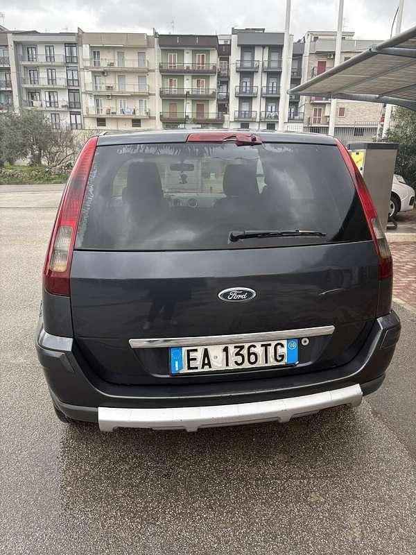 Usata Ford Fusion 68 CV (50 kW) 2009 Utilitaria