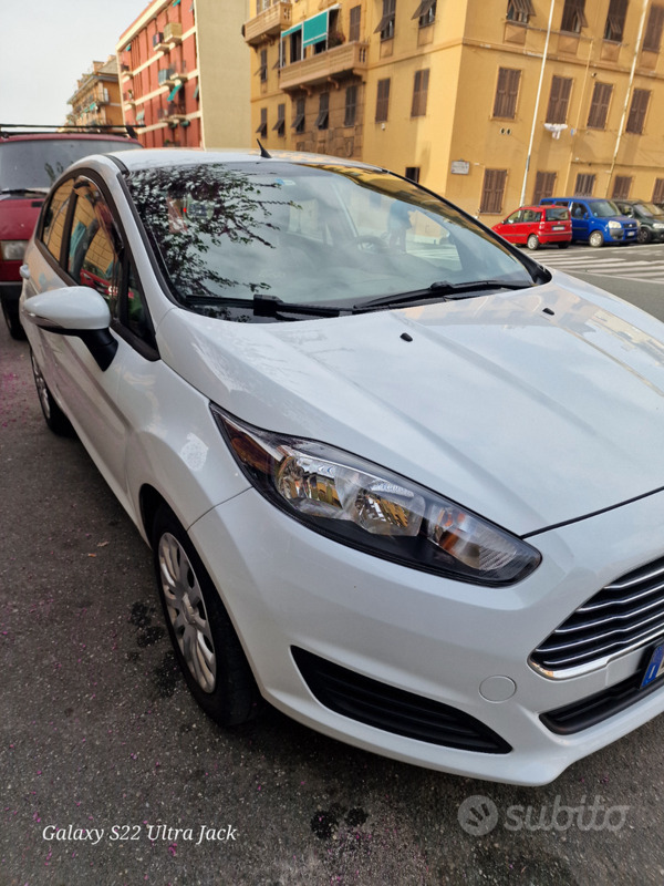 Usato 2015 Ford Fiesta 1.2 Benzin 60 CV (8.200 €)