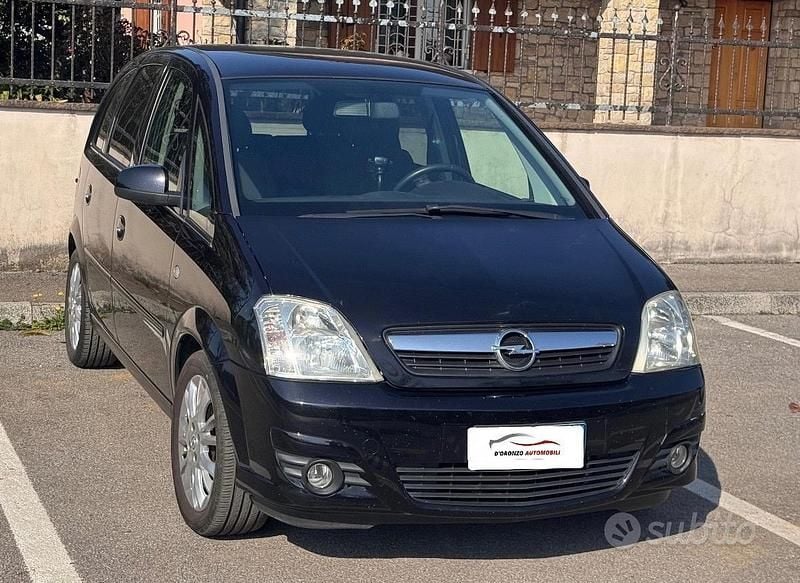 Usata Opel Meriva 90 CV (66 kW) 2010 Nero Monovolume